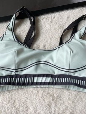 ALO Yoga Mint & Black Striped Athletic Sports Bra